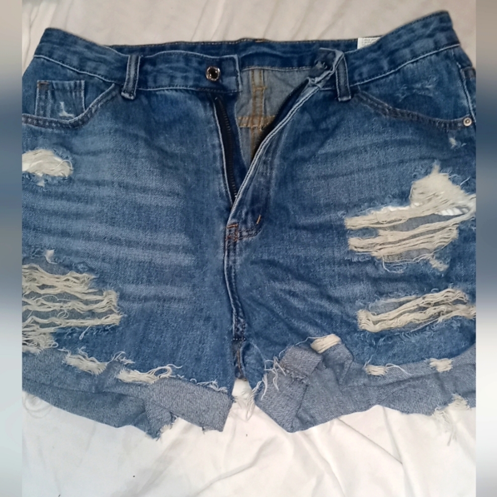 Jean shorts ripped and distressed blue size L